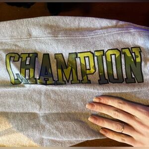 MENS 2XL Champion sweatpants with camo decal